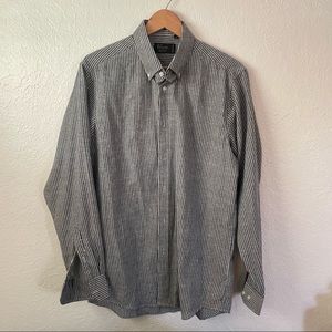 Men’s Blanc button down shirt.